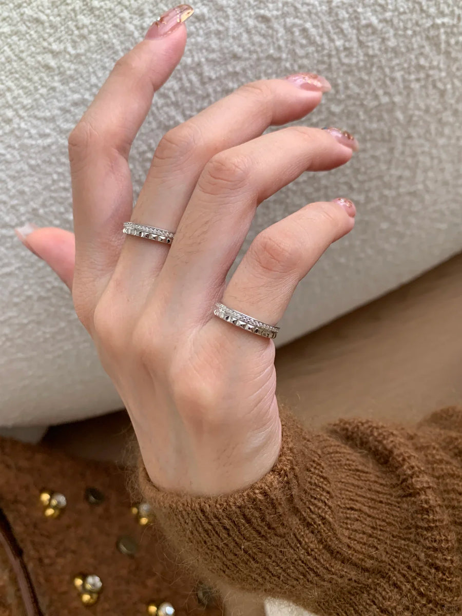 [Retro Luxe] 18K herringbone patterned ring - high polished style with diamond decoration, ideal for weddings and anniversaries