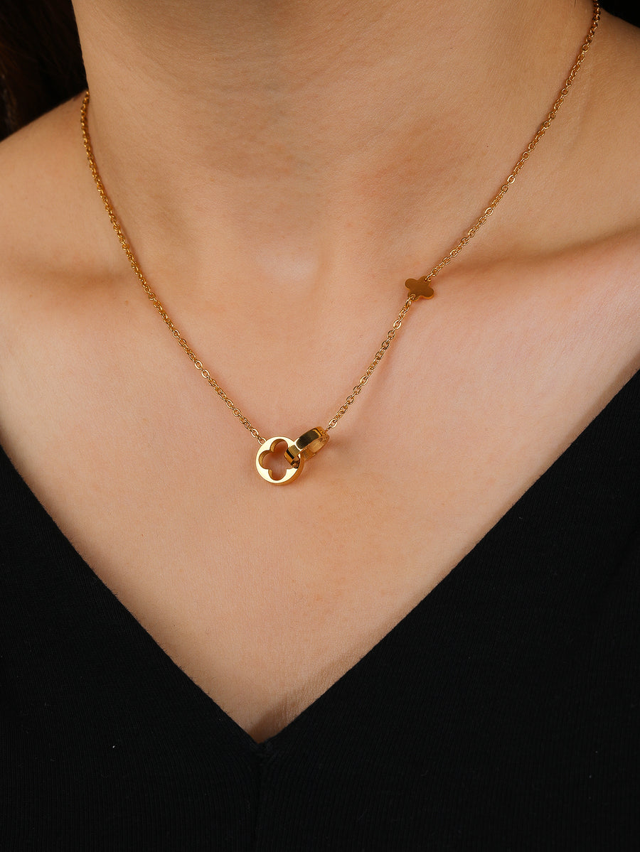 Vierblättriges Kleeblatt-Halskette mit Aushöhlung – Edelstahl rosévergoldet